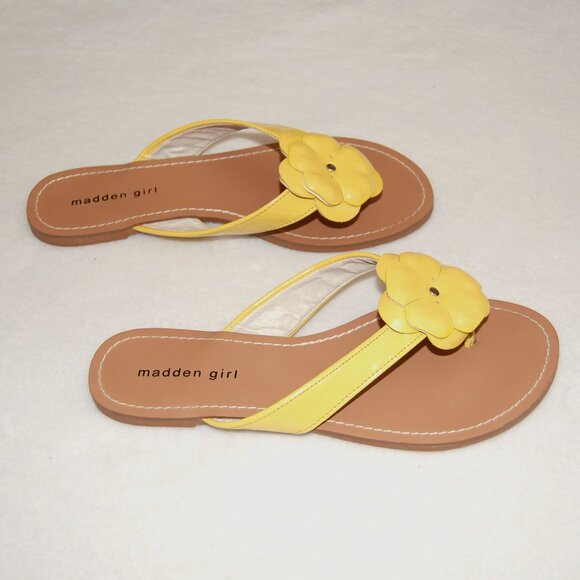 Madden Girl. Yellow Flower Flat Thong Sandals. Women Size 8 - Picture 3 of 6